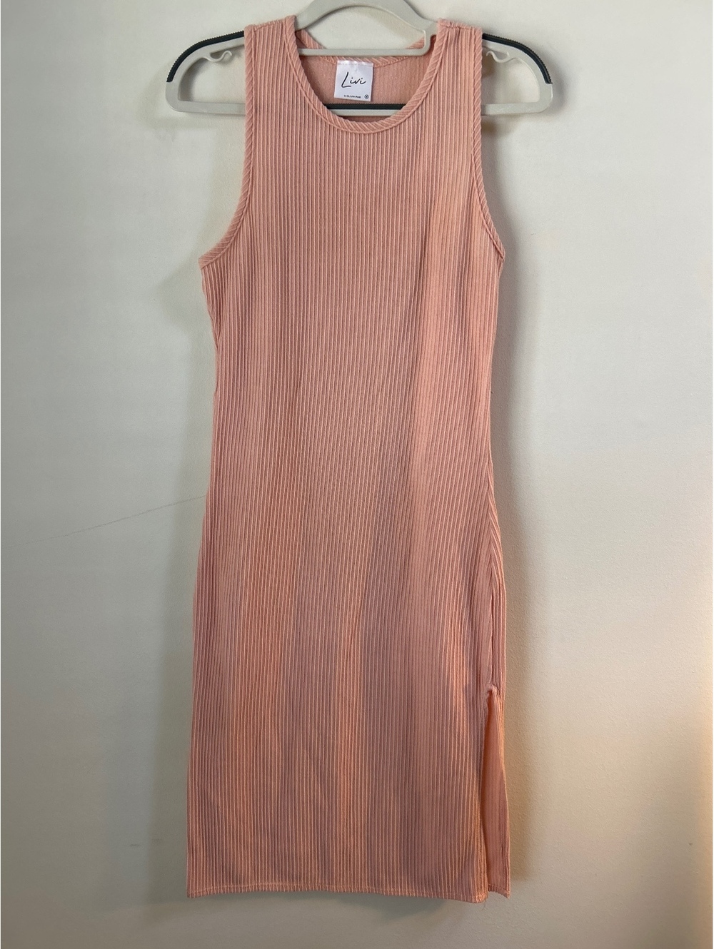 Livi by Olivia Rae Ribbed Sleeveless Midi Dress in Peach, Medium
